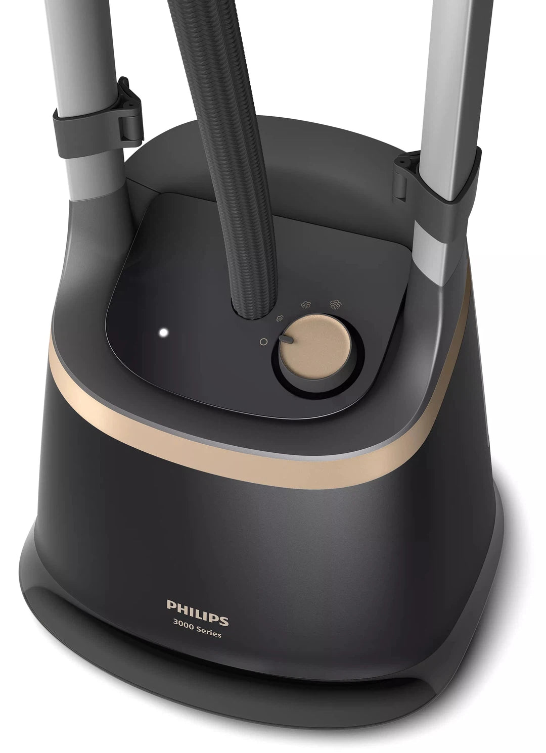 Billede af Philips STE3170/80 Stand Steamer 3000 Series med vipbar StyleBoard visende den øverste del med dampstik, kontrolknap og marking af modellen i et stilrent design i sort og guld.