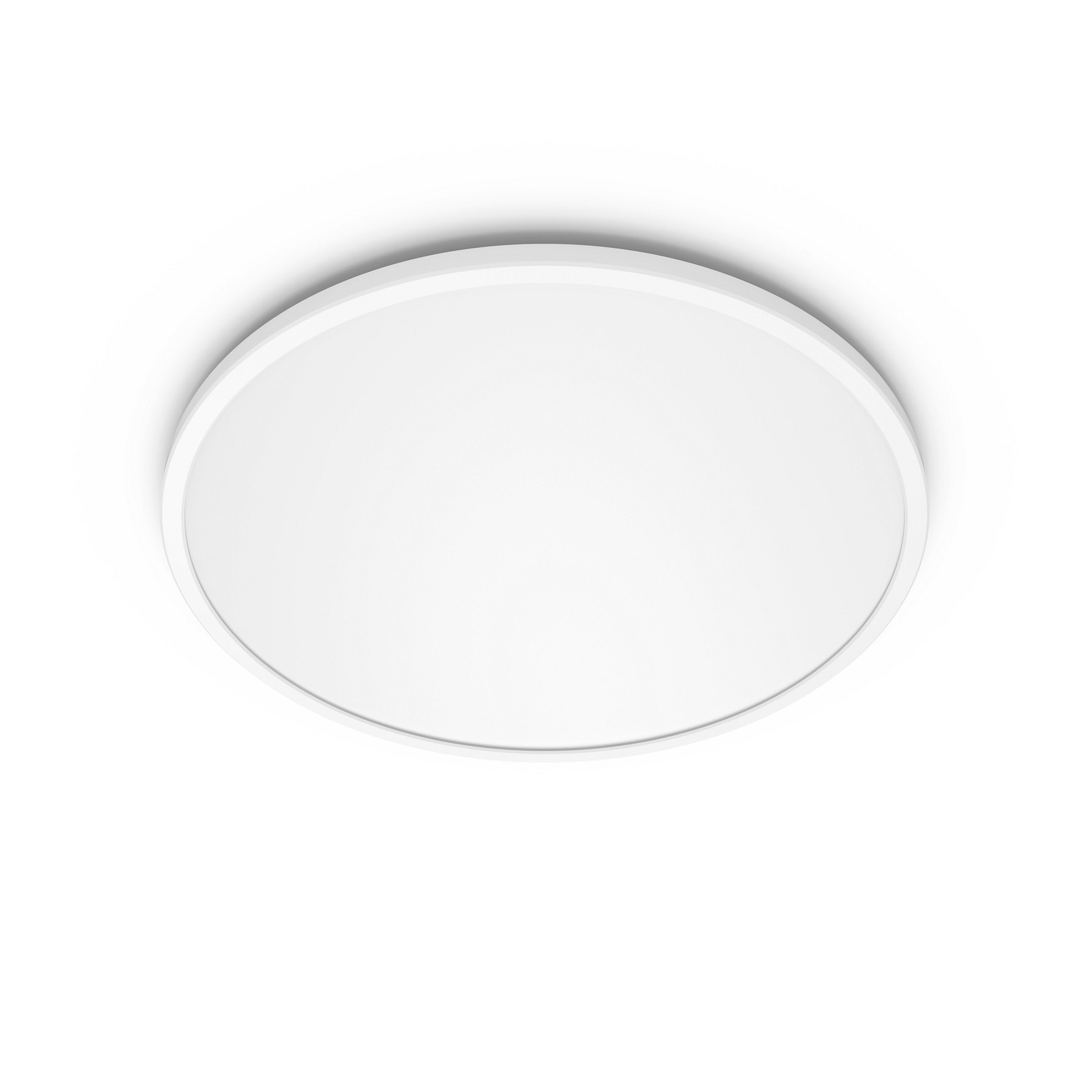 Rund, flad loftlampe i hvidt design med en diameter på 18 cm og 27K lysfarve, der giver et blødt og behageligt lys til rummet.