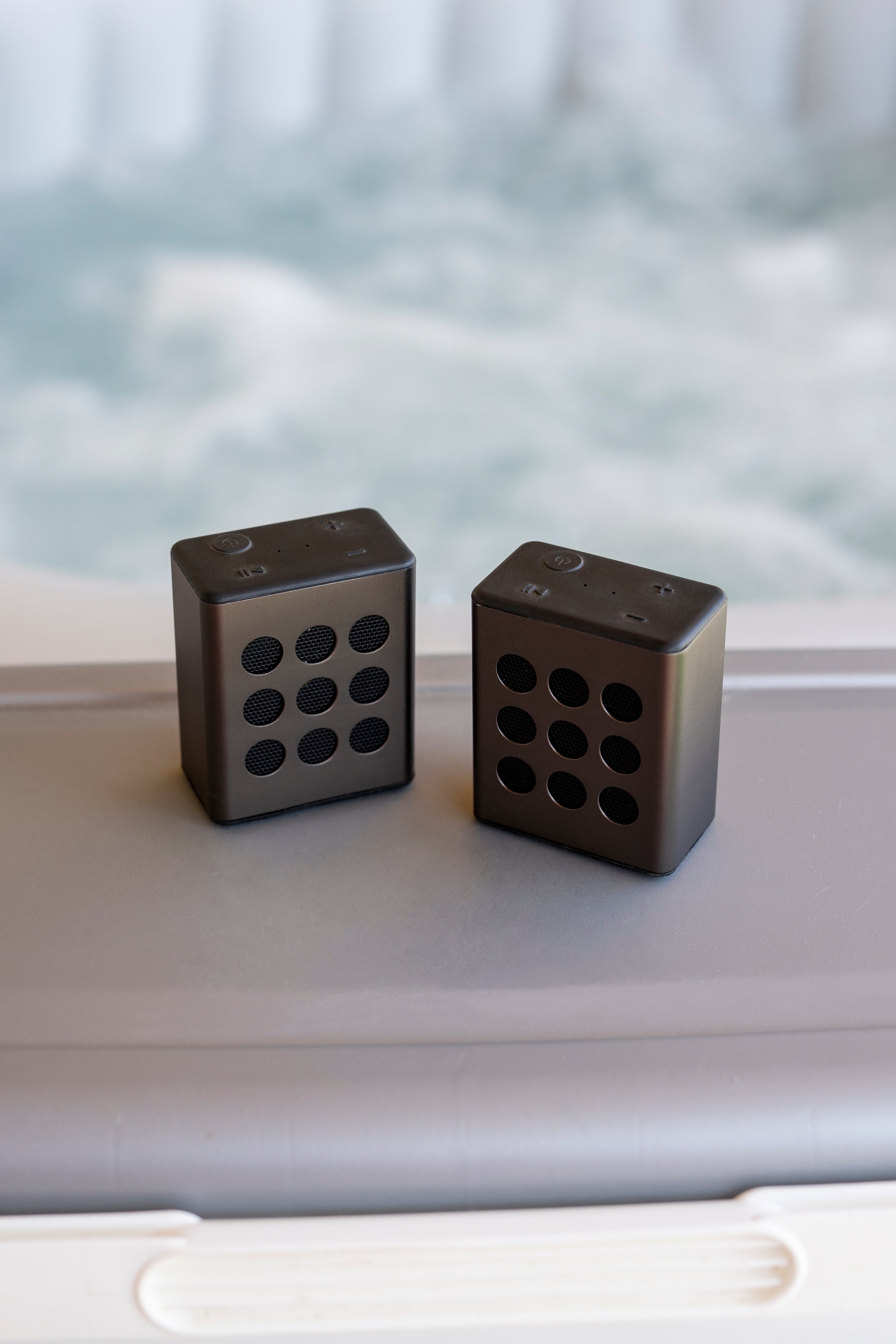 Lenco - Bluetooth® stereohøjttalersæt med 8 timers spilletid med tilbehør Grå - BTP-200BK