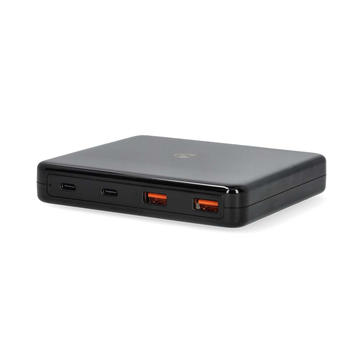 Nedis vægoplader med 65 W kapacitet i sort design med fire outputs en USB-A og to USB-C porte samt automatisk valgt spænding og hurtigopladningsfunktion.