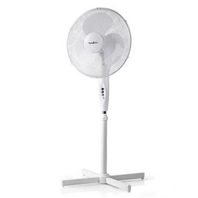 Nedis FNST10CWT40 gulvventilator med en diameter på 40 cm, tre hastigheder, svingefunktion, 45 W og justerbar højde, designet til at give effektiv køling i hjemmet
