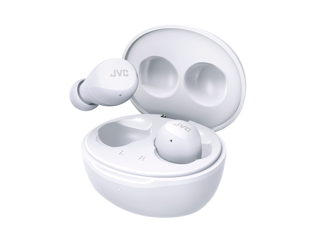 JVC HA-A6T-WU Gumy Mini True Wireless In-Ear hovedtelefoner i hvid farve præsenteret med et opladningsetui der viser plads til to høretelefoner med JVC-logoet synligt på ydersiden