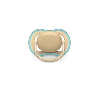 Philips Avent SCF085/15 ultra air sut i beige og blå farver designet til spædbørn mellem 0-6 måneder med et ventileret skjold for komfort og åndbarhed