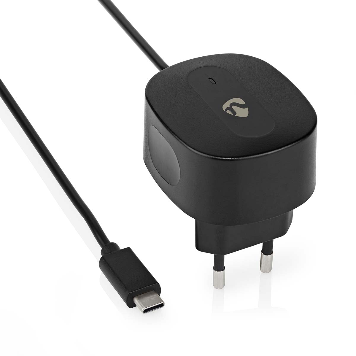 Nedis vægoplader i sort med hurtigopladningsfunktion og en USB-C kabel på 1,50 m med en kapacitet på 15 W og 1x 3.0 A output