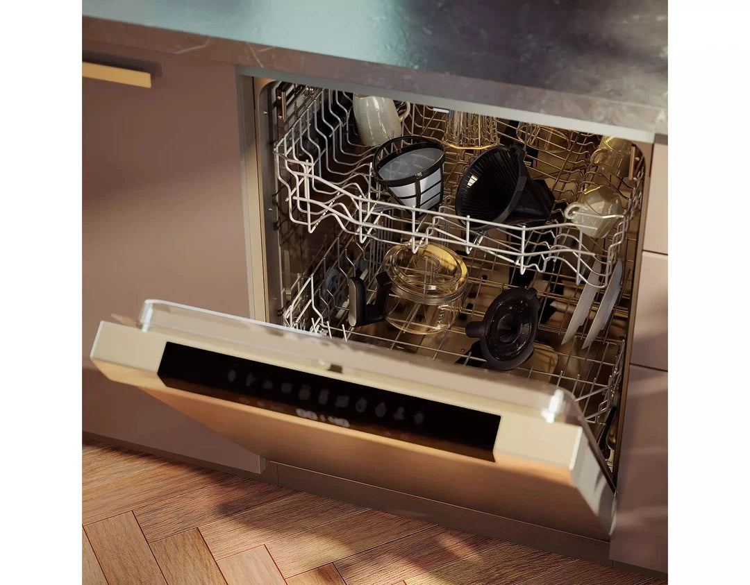 Billede af en åben opvaskemaskine fyldt med tilbehør til Philips HD7888/01 Brew Drypkaffemaskine inklusive forskellige filtre og elementer til brygning