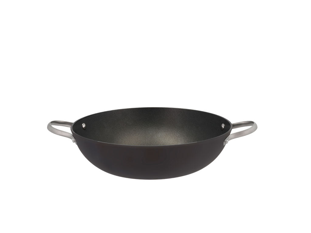 Pillivuyt Gourmet Garonne wok med en diameter på 34 cm i sort med metalhåndtag designet til madlavning og sautering