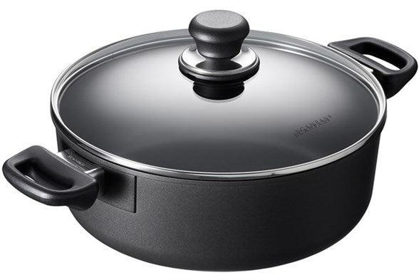 Scanpan Classic Induction sautergryde med låg i sort 4,0 liter og 26 cm diameter med ergonomiske håndtag