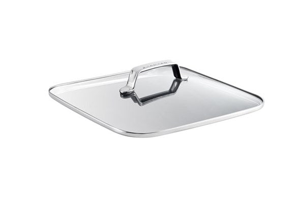 Scanpan 28x28 cm glaslåg TechnIQ i klart glas med en strømlinet metalhåndtag designet til at passe til rutiner i køkkenet