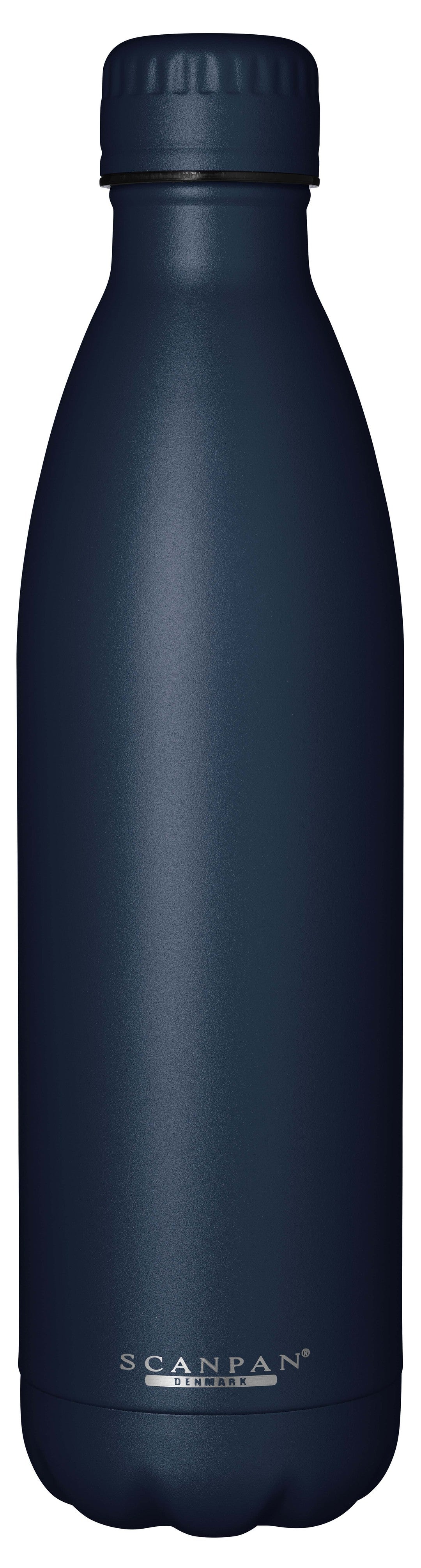 Scanpan To Go termoflaske i aluminium på 750 ml farve Oxford Blue med skruehætte og logo nederst på flasken