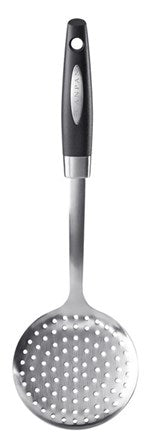 Scanpan Skummeske 35 cm med perforeret skeflade og ergonomisk håndtag i sort plast