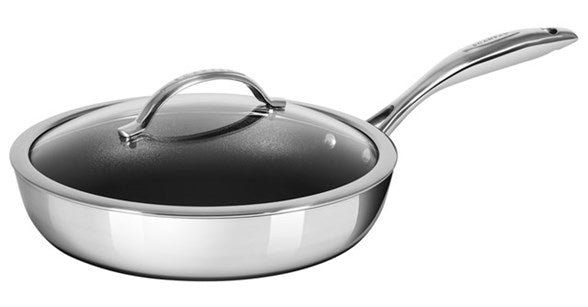 Scanpan 28 cm sauterpande med låg i rustfrit stål og non-stick belægning med en ergonomisk håndtag设计.