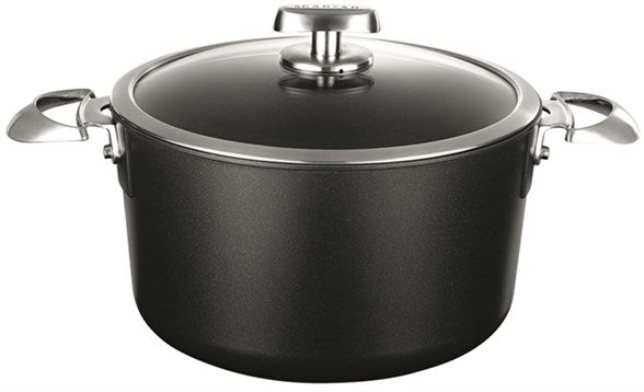 Scanpan 6,5 liter gryde med glaslåg i sort farve og metalhåndtag designet til madlavning og servering