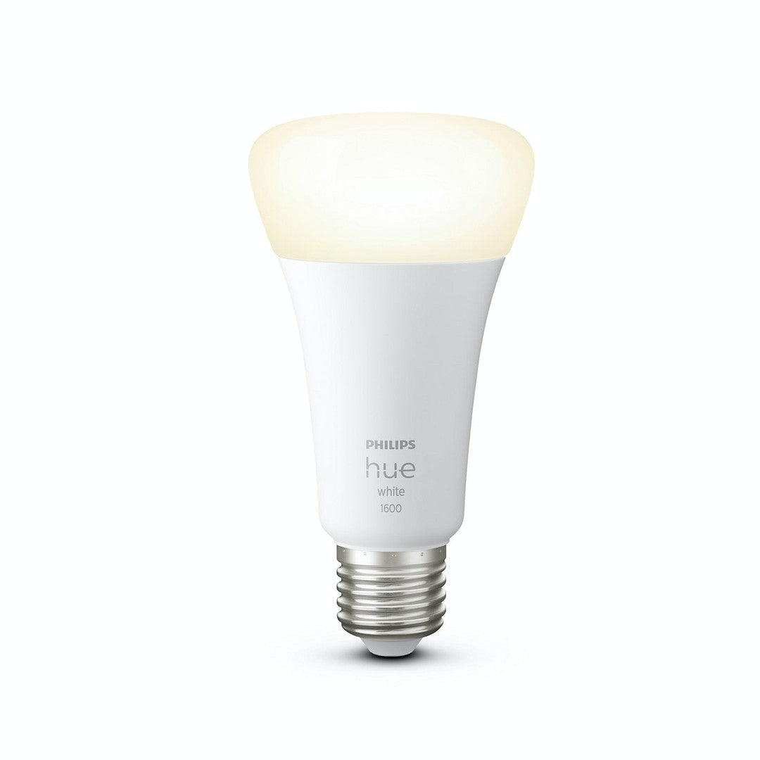 Philips Hue White A67 E27 pære med blød hvid belysning og en moderne designet skærm der kan bruges til at skabe en hyggelig atmosfære i hjemmet