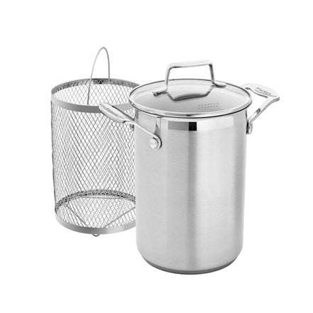 Asparges- og majsgryde i rustfrit stål på 4,5 liter med låg og en aftagelig kurv til nemt at hælde vandet af. Gryden har to håndtag for sikkerhed og nem håndtering.