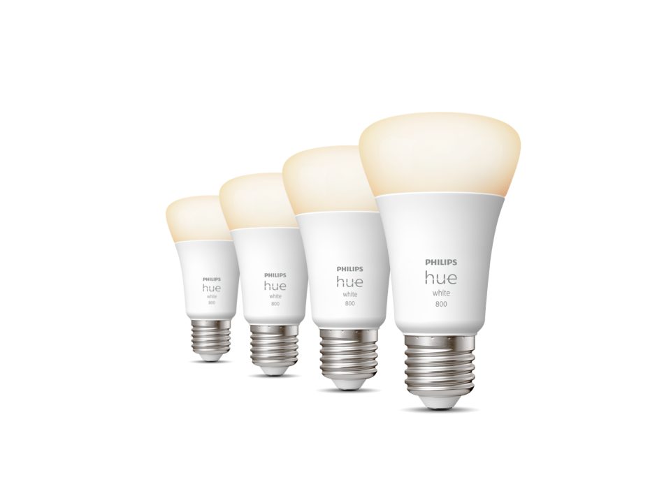 Billede af en 4-pak Philips Hue White E27 pærer der giver 806 lumen lys i et moderne design med en let afrundet top og skruefatning i metal