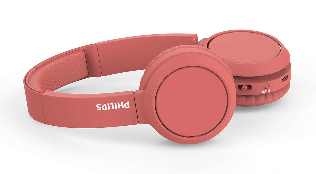 Trådløse on-ear hovedtelefoner fra Philips i en rød farve med en moderne og let design der inkluderer indstillinger for bas og tilslutningsmuligheder