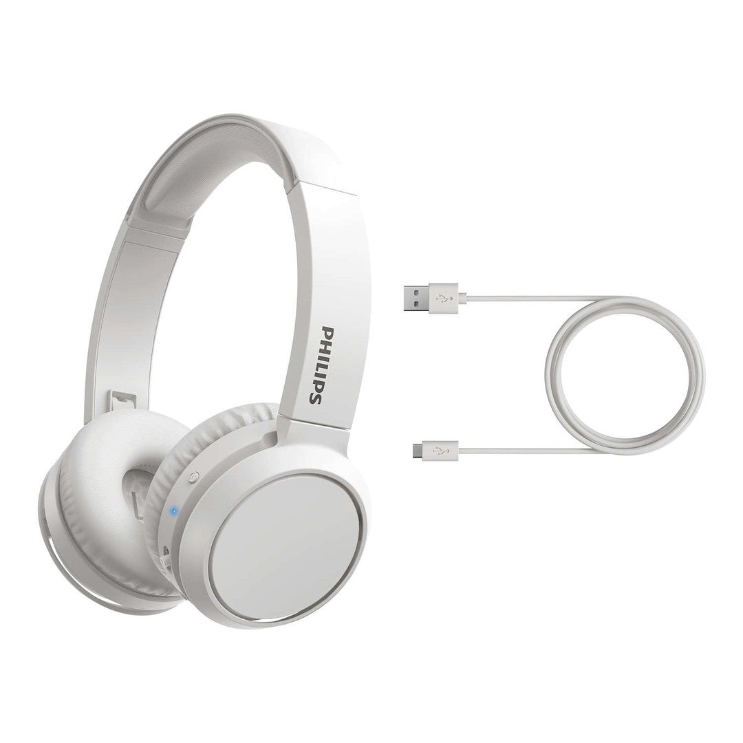 Trådløse on-ear hovedtelefoner fra Philips i hvidt design med USB-kabel til opladning og indbyggede kontroller