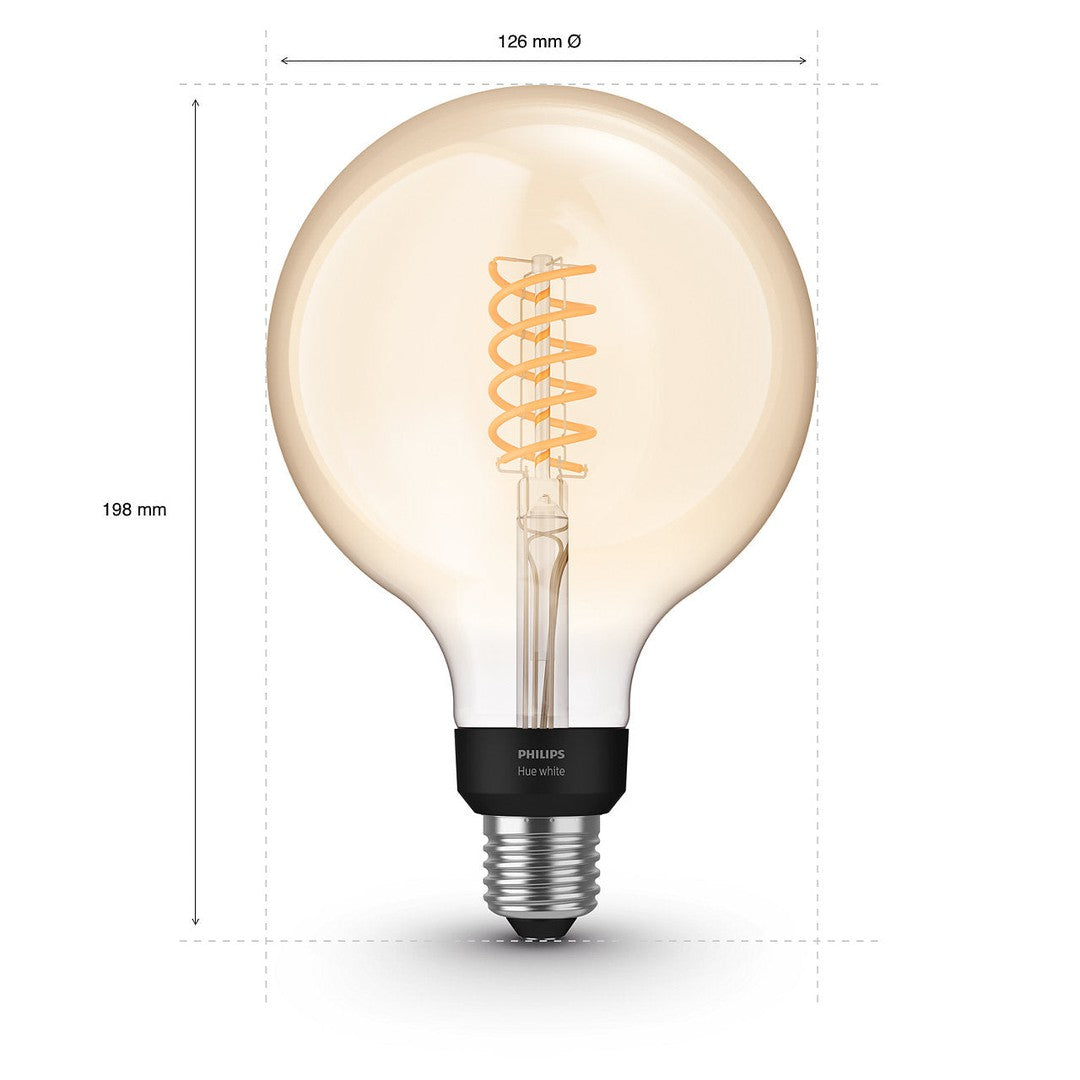 Philips Hue White G125 E27 filament globe lampe med en rund kugleformet glaskrop og synlig spiral glødetråd indeni måler 126 mm i diameter og 198 mm i højden