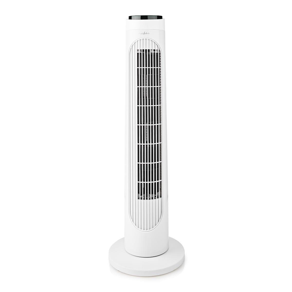 Tårnventilator fra Nedis med tre hastigheder og fjernbetjening i hvidt design som står på en rund base