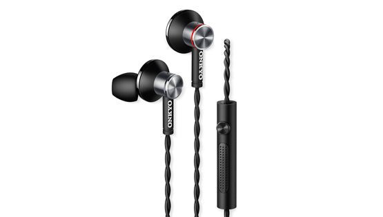 Onkyo E600MB/00 in-ear-hovedtelefoner med mikrofon i sølv og sort design med detaljeret kabel og kontrolknap